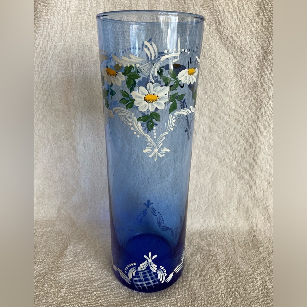 🖤 Hand Painted Tall Blue Glass Vase Daisy Floral Artist assigned L. Lavieri